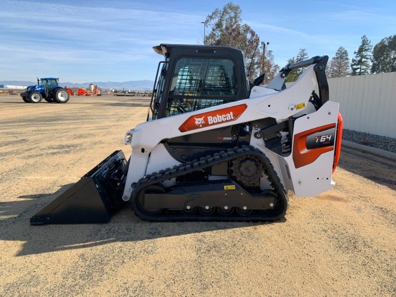 2023 BOBCAT T64